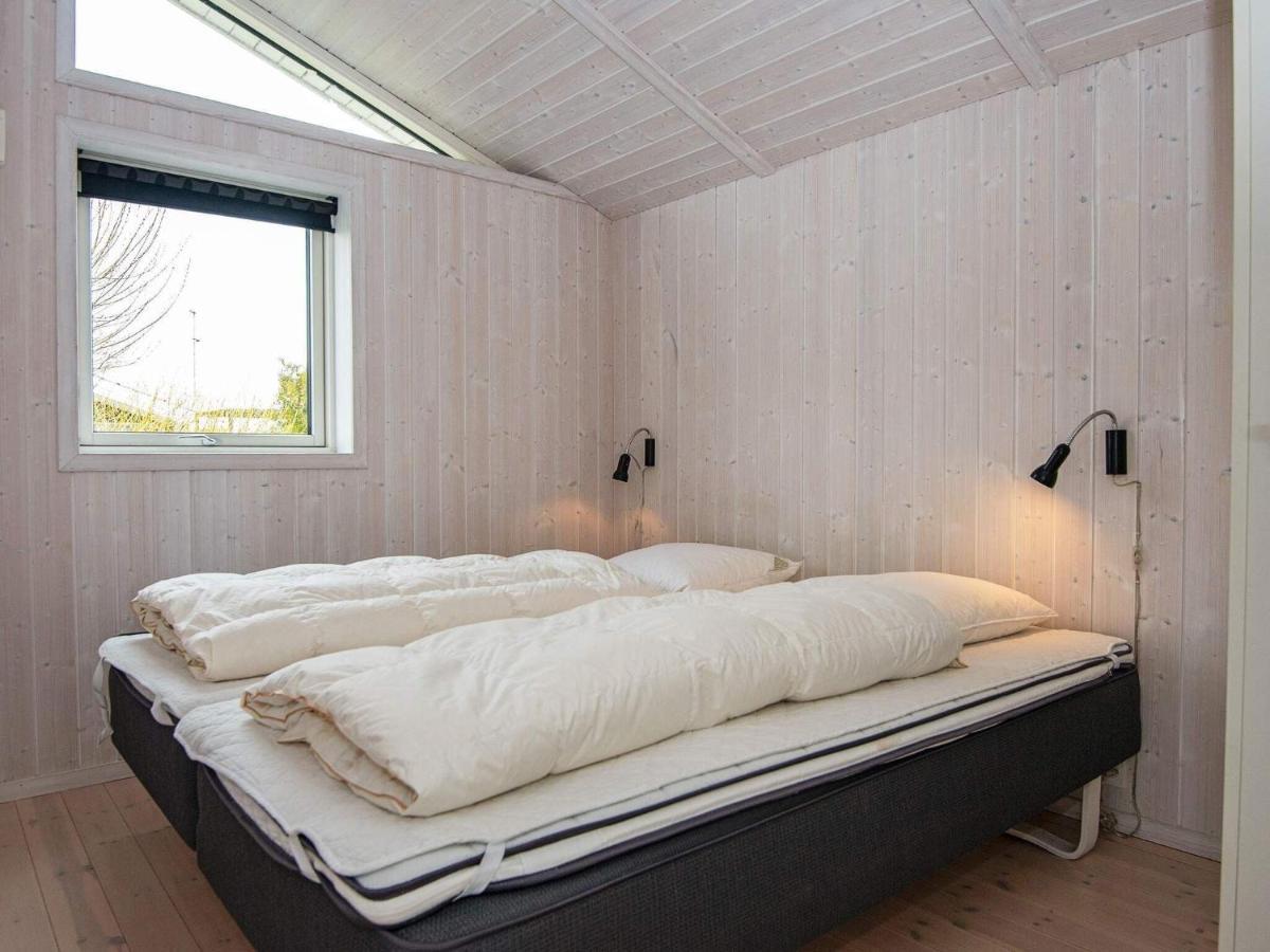 Three-Bedroom Holiday Home In Juelsminde 18 Sonderby  Exterior photo